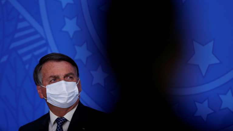 Ανεκδιήγητος Μπολσονάρο: Όλοι θα πεθάνουμε μια μέρα, μη μιλάμε μόνο για τον κορονοϊό