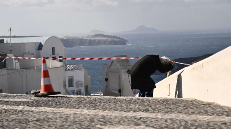 Λέκκας για Σαντορίνη: Μειώνεται η πιθανότητα μεγάλου σεισμού - Παρατηρούμε ότι εκτονώνεται η ενέργεια