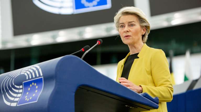 Η φον ντερ Λάιεν για το τραγικό δυστύχημα στα Τέμπη: Είμαστε δίπλα σας - Η σκέψη μου με τον λαό της Ελλάδας