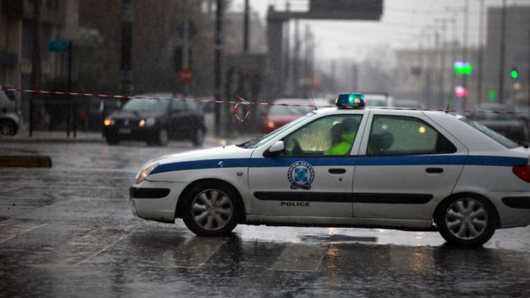 Τροχαίο στη συμβολή Πειραιώς και Χαμοστέρνας - Φορτηγό παρέσυρε πεζό