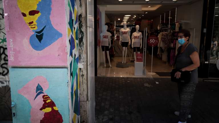 Κορονοϊός: Υπερδιπλασιάστηκαν τα κρούσματα στην Αττική σε μια μέρα - Συναγερμός στις Αρχές