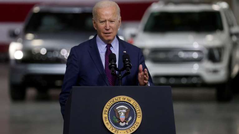 ΗΠΑ: Αναβλήθηκε η ψηφοφορία στο Κογκρέσο για τις επενδύσεις στις υποδομές - Πλήγμα για τον Μπάιντεν