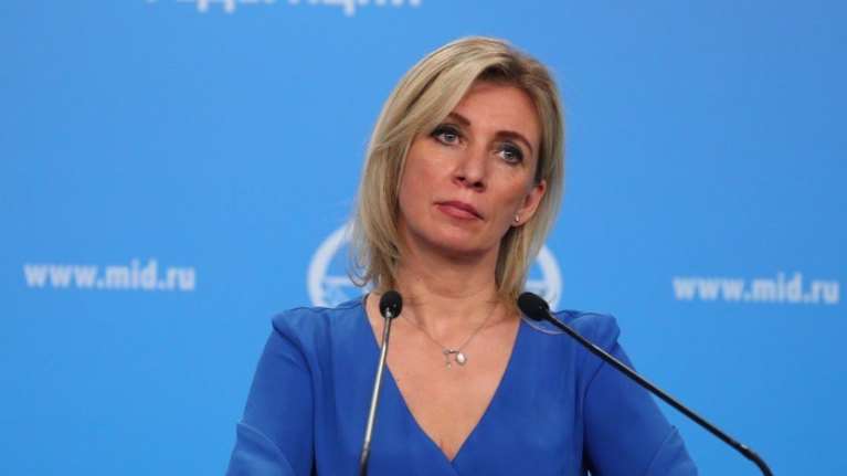 Σφοδρή επίθεση Ζαχάροβα σε Αθήνα: &quot;Αντί για ευχές για την εθνική εορτή... κάνουμε μαθήματα ιστορίας&quot;