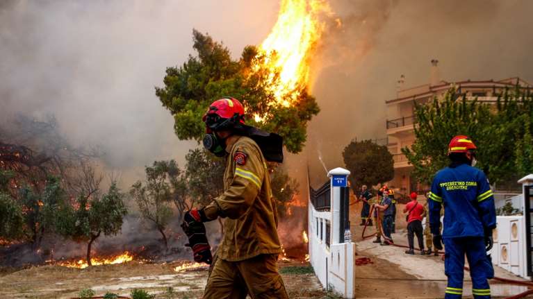 Meteo: Πώς θα κινηθεί η φωτιά στην Πάρνηθα τις επόμενες ώρες - Γιατί χαρακτηρίζεται "οπισθοδρομούσα"