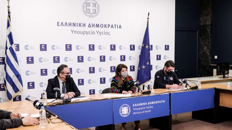 Κορονοϊός: Υποχρεωτικά τα self test για τους εργαζόμενους στον δημόσιο τομέα από τη Μ. Δευτέρα - Όλα τα μέτρα για το Πάσχα