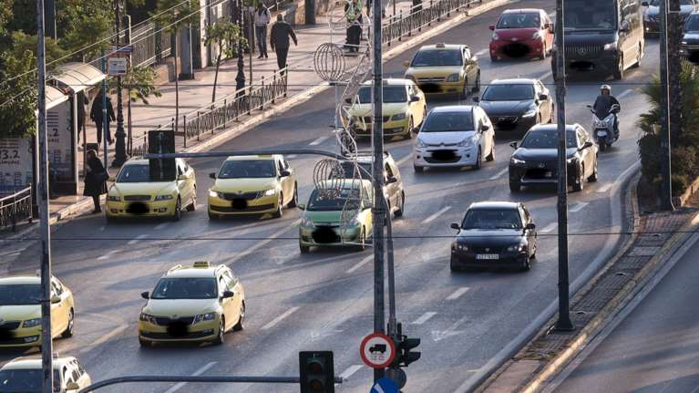 Κάμερες σε οκτώ σημεία της Αττικής και σε 10 γραμμές λεωφορείων για τις παραβάσεις του ΚΟΚ - Με SMS το πρόστιμο στον οδηγό