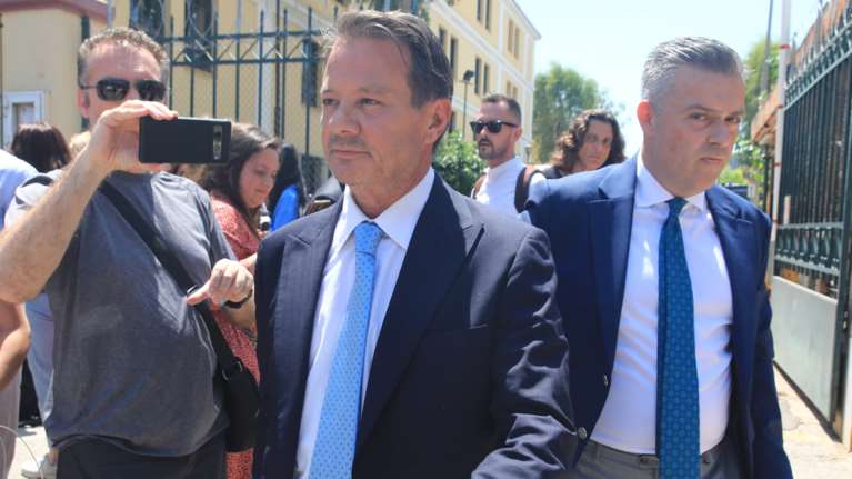 Η πρώτη αντίδραση του Απόστολου Λύτρα μετά την αποφυλάκιση: Ζητώ ξανά συγγνώμη, θα κάνω τα πάντα για τα παιδιά μου