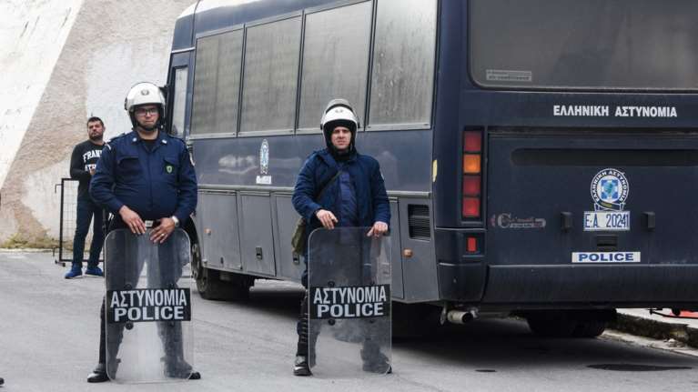 Επίδομα στους αστυνομικούς στα γήπεδα - Κάμερες θα φέρουν πάνω από 2.500 -3.000 άνδρες της ΕΛΑΣ