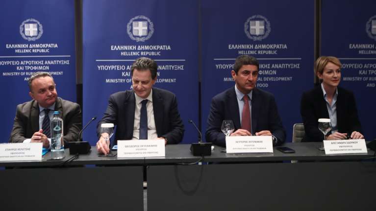 Σκυλακάκης για νέα μέτρα στους αγρότες: Χαμηλότερο κόστος σε μόνιμη βάση