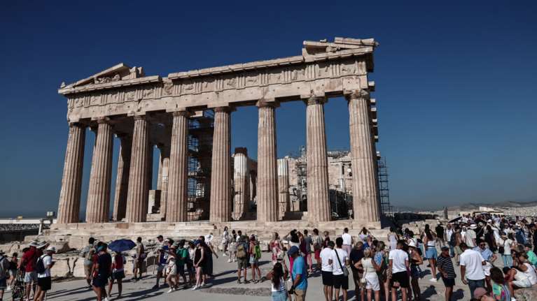Κλειστή η Ακρόπολη μεταξύ 13.00 - 17.00 λόγω υψηλών θερμοκρασιών