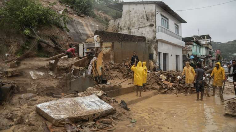 Βραζιλία: Τουλάχιστον 37 νεκροί από τις σφοδρές βροχοπτώσεις