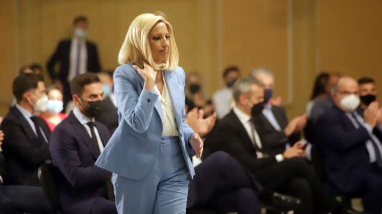 Θάνατος Φώφης Γεννηματά: Η στιγμή που τα κανάλια ανακοινώνουν την τραγική είδηση- Συγκινημένοι οι δημοσιογράφοι [Βίντεο]