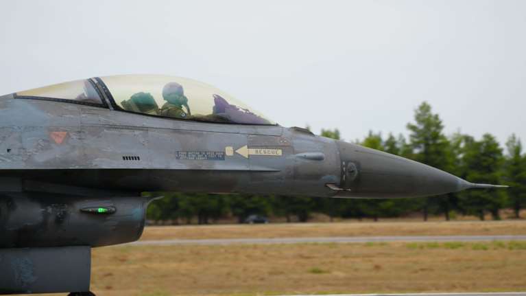 Σμηναγός ομάδας &quot;ΖΕΥΣ&quot;: Όνειρο από τα παιδικά μου χρόνια να γίνω πιλότος - Στην επίδειξη δεν υπάρχει χρόνος να σκεφτείς