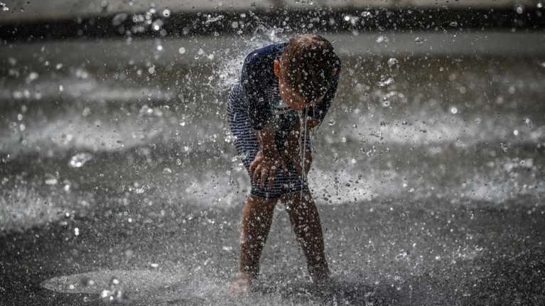Meteo: Η χώρα έζησε τον μεγαλύτερο σε διάρκεια καύσωνα - Οι Αθηναίοι βίωσαν θερμοκρασίες άνω των 30 βαθμών για 307 ώρες
