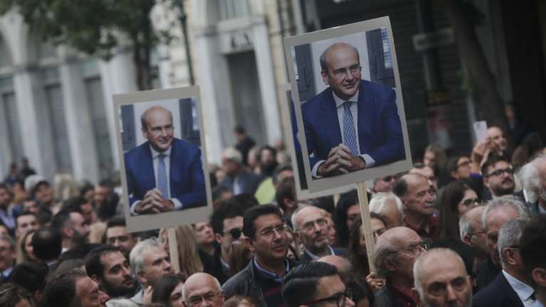 Μικρή η συμμετοχή των ελεύθερων επαγγελματιών στη διαδήλωση για το φορολογικό- &quot;Μπροστάρηδες&quot; δικηγόροι, οδηγοί ταξί [εικόνες]