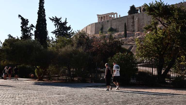 Καιρός: Συνεχίζονται και σήμερα οι υψηλές θερμοκρασίες, αλλά από βδομάδα ξανά φθινόπωρο