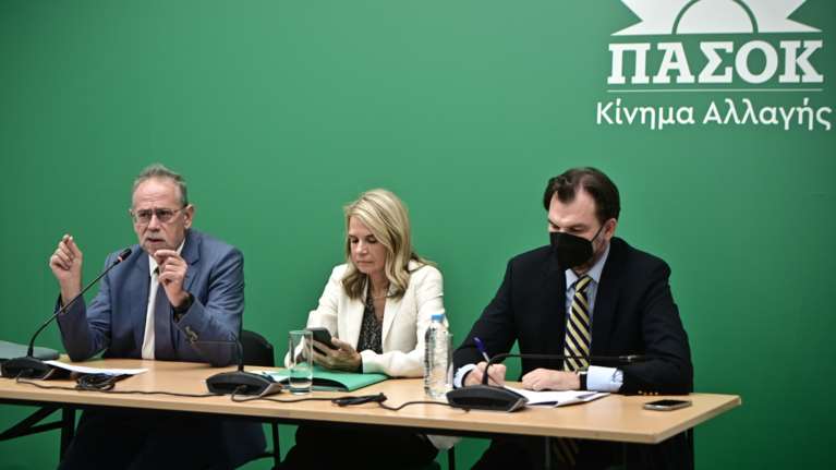 Οι 4 προτάσεις του ΠΑΣΟΚ για την αντιμετώπιση του ιδιωτικού χρέους και την προστασία των δανειοληπτών