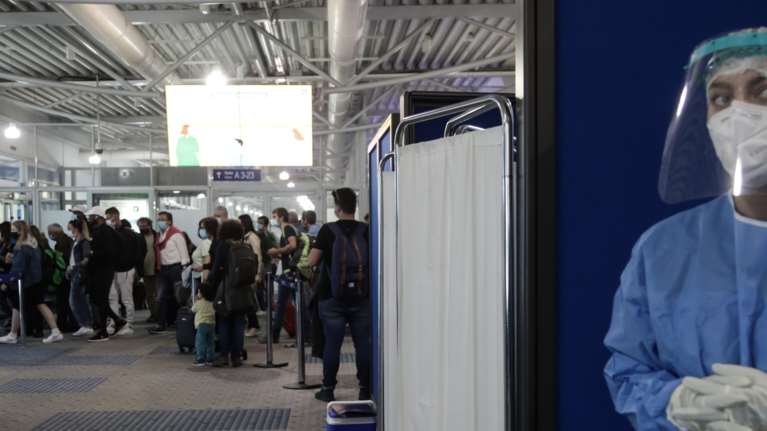 Κορονοϊός: Συναγερμός - Τέσσερα κρούσματα του μεταλλαγμένου ιού στην Ελλάδα