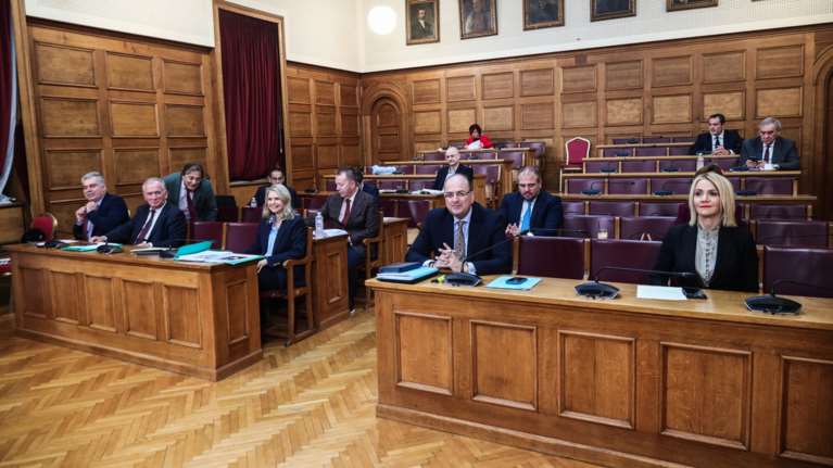 ΣΥΡΙΖΑ στην Εξεταστική: Ο γνωστός σε όλους &quot;Μάκης&quot; έκανε κουμάντο στον ΟΠΕΚΕΠΕ