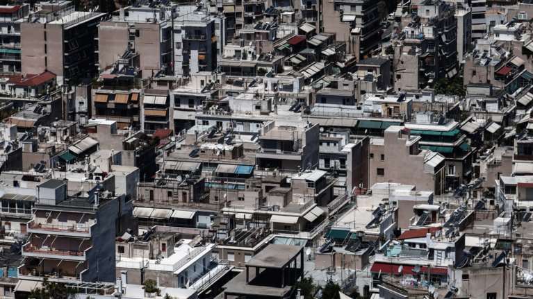 Συστήνεται φορέας απόκτησης και επαναμίσθωσης ακινήτων ευάλωτων δανειοληπτών - Θα μένουν στο (πρώην) σπίτι τους με ενοίκιο