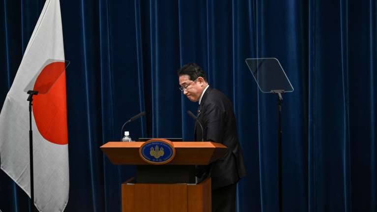 Ιαπωνία: Ο πρωθυπουργός Κισίντα εγκαταλείπει την ηγεσία του κυβερνώντος κόμματος και την εξουσία