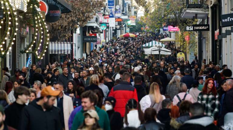 Παγώνη: &quot;Να μη φιληθούμε την Πρωτοχρονιά - Δεν είναι μόνο ο κορονοϊός, αλλά και οι ιώσεις&quot; [Βίντεο]