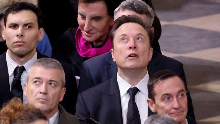 Ο Ίλον Μασκ στη Νοτρ Νταμ: Το βίντεο μέσα από τον ναό - Μεγαλοπρεπής καθεδρικός