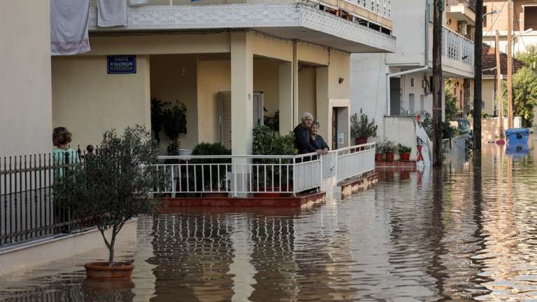 Πλημμυροπαθείς: Συνεχίζονται οι καταβολές πρώτης αρωγής - Μέχρι σήμερα έχουν καταβληθεί 147 εκατ. ευρώ