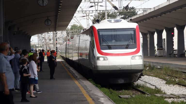 Ελληνικός Σιδηρόδρομος: Προβλήματα και καθυστερήσεις στα έργα αποκατάστασης