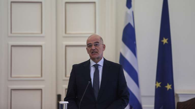 Το συλλυπητήριο μήνυμα του Νίκου Δένδια για το θάνατο του Κάρολου Παπούλια