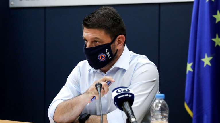 Τι είπε ο Χαρδαλιάς για την 24χρονη Θεσσαλονικιά που ταξίδεψε στη Σαντορίνη με κορονοϊό [Βίντεο]