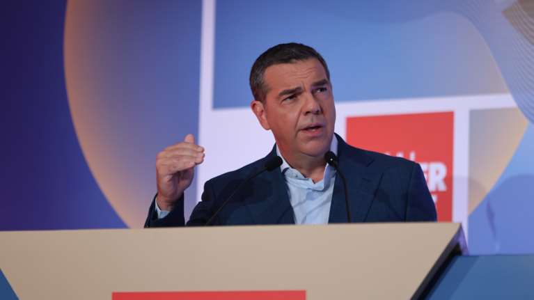 Αντίδραση Τσίπρα στην παρουσία Μητσοτάκη στη ΔΕΘ: &quot;Μοναδικός στόχος η εκλογική πελατεία και η ψηφοθηρία&quot;