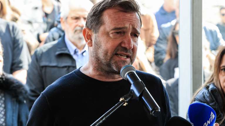 Ο Νίκος Πλακιάς τρολάρει τη σύνθεση της Προανακριτικής - &quot;Κάτω από τα δοκάρια ο Ζεμπίλης...&quot;