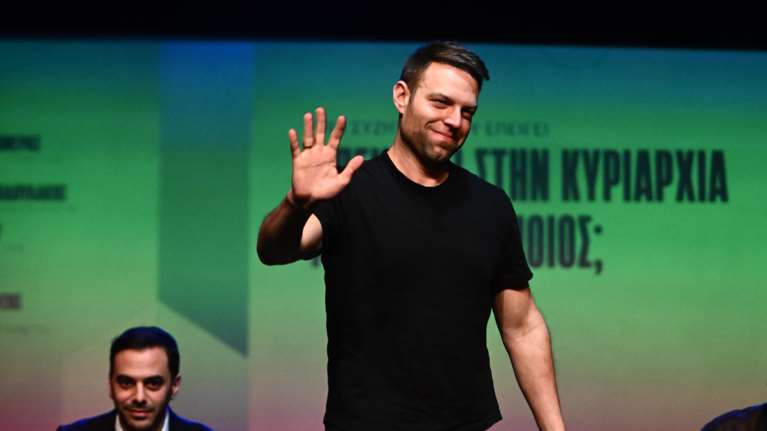 Αποθεώνουν τον Στέφανο Κασσελάκη: Η κίνηση ματ που &quot;έσβησε&quot; Αχτσιόγλου- Τεμπονέρα