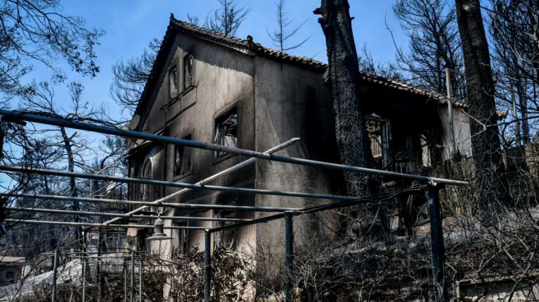 Φωτιές: Οι αποζημιώσεις για σπίτια και επιχειρήσεις στις πυρόπληκτες περιοχές -  Αναλυτικά τα μέτρα στήριξης