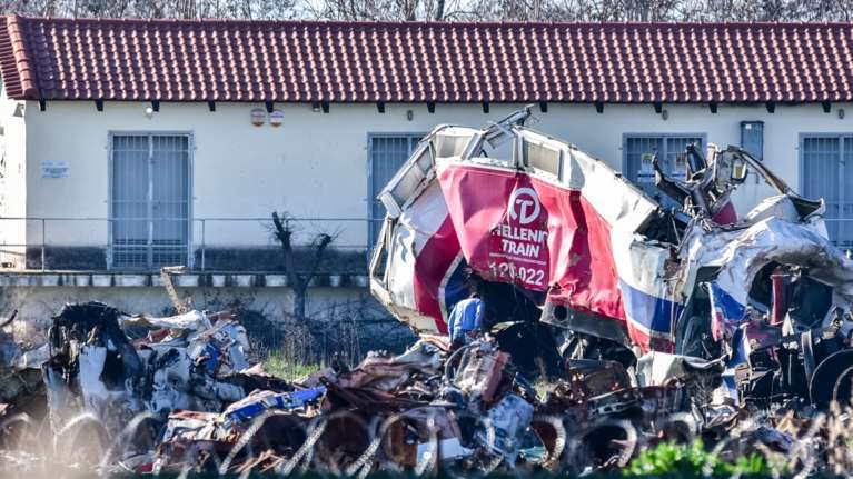 Τέμπη: Διώξεις σε δύο στελέχη του ΟΣΕ για τα βίντεο που καθυστέρησαν να παραδοθούν