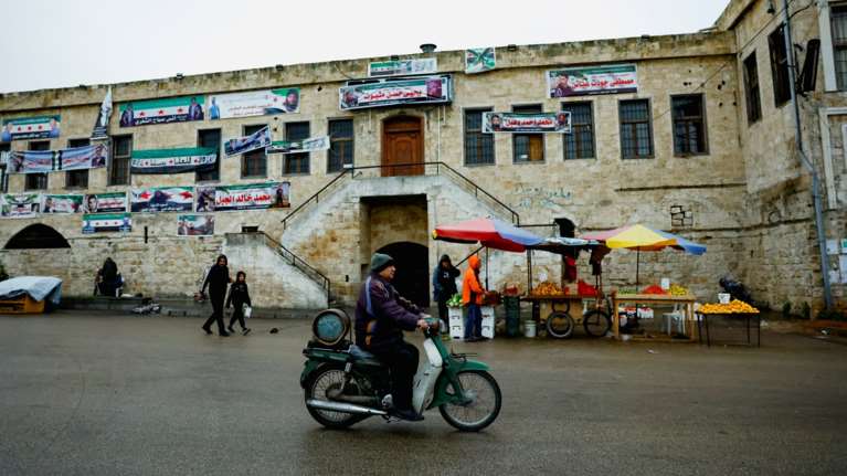 Συρία: Ο Αλ Σάρα ενημερώθηκε λεπτομερώς για τις χειρότερες σφαγές από όταν ανέλαβε την εξουσία - Παρέλαβε έκθεση για τους Αλαουίτες