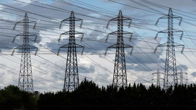 Τέλος τα εξάμηνα μπλε τιμολόγια – Τι αλλάζει τον Ιανουάριο στο ηλεκτρικό ρεύμα