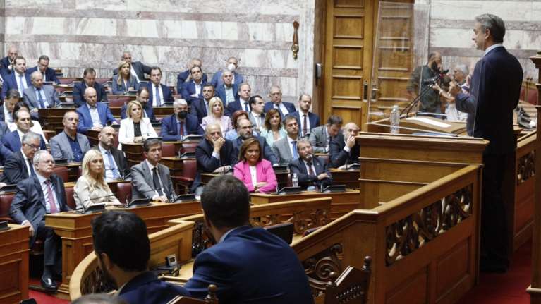 Σεμνά και ταπεινά το μήνυμα Μητσοτάκη στους βουλευτές ΝΔ: Μετρημένοι παρά το σημαντικό έργο, η κοινωνία περνάει δύσκολα