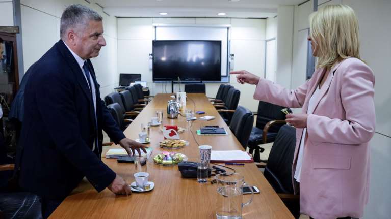 Ο Πατούλης απαντά στη Δούρου: Καμία οικονομική σχέση δεν είχε η Περιφέρεια Αττικής με τον φερόμενο παιδοβιαστή στον Κολωνό