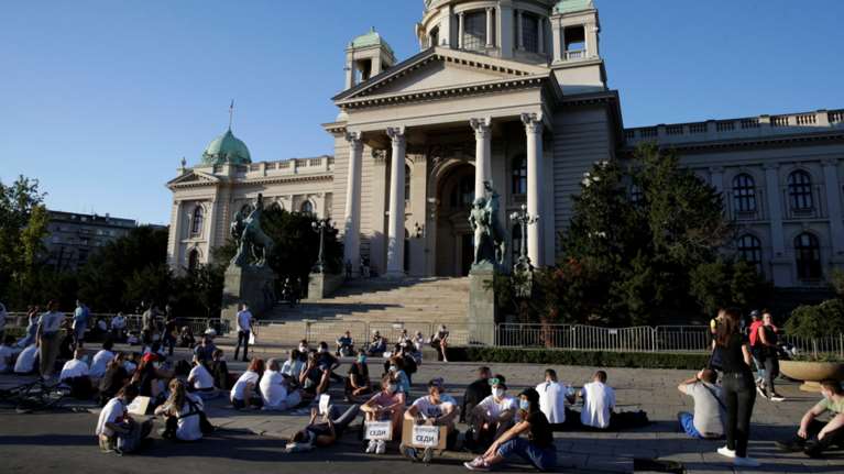 Καλπάζει ο κορονοϊός στη Σερβία: Η χερότερη μέρα από την αρχή της πανδημίας - 18 νεκροί