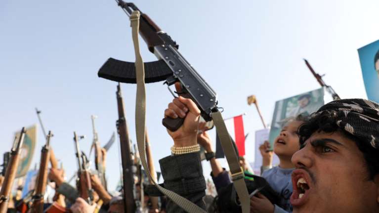 Υεμένη: Αμερικανικά πλήγματα σε εγκαταστάσεις παραγωγής και αποθήκες όπλων των Χούθι