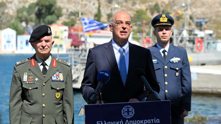 Μήνυμα Δένδια: Κομβικό σημείο για την ΑΟΖ και την υφαλοκρηπίδα της πατρίδας μας το Καστελόριζο