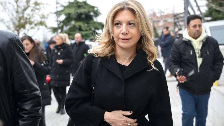 Καρυστιανού: Η αναφορά στους &quot;κακόψυχους&quot; που προκαλεί αίσθηση - &quot;Η διαφθορά συνεχίζει να σκοτώνει τα παιδιά μας&quot;