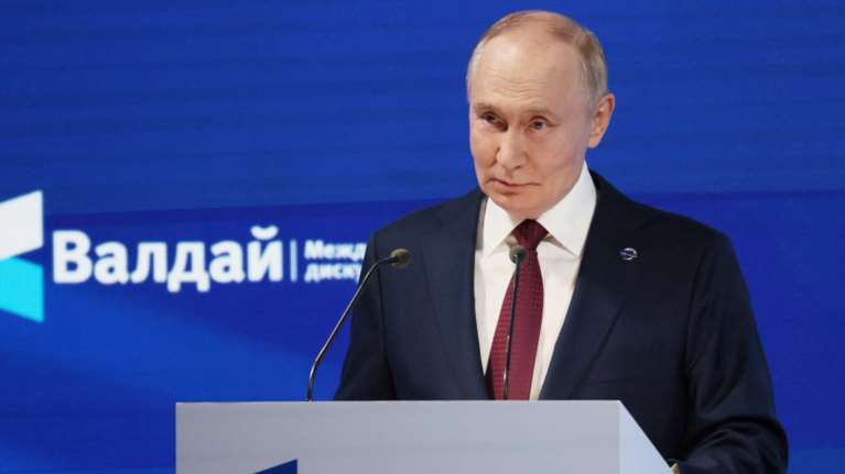 Πούτιν: &quot;Οι νέες κυρώσεις δεν θα επηρεάσουν τη ρωσική οικονομία&quot; - Τι είπε για την συνάντηση με Τραμπ