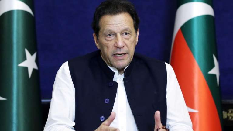 Συνελήφθη από πάνοπλους αστυνομικούς ο πρώην πρωθυπουργός του Πακιστάν Ίμραν Χαν