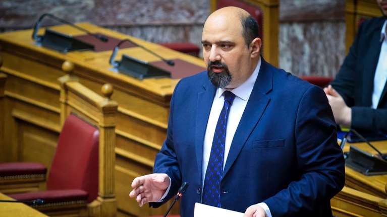 Υπερψηφίστηκε με 190 &quot;ναι&quot;  η παραπομπή Τριαντόπουλου στο Δικαστικό Συμβούλιο