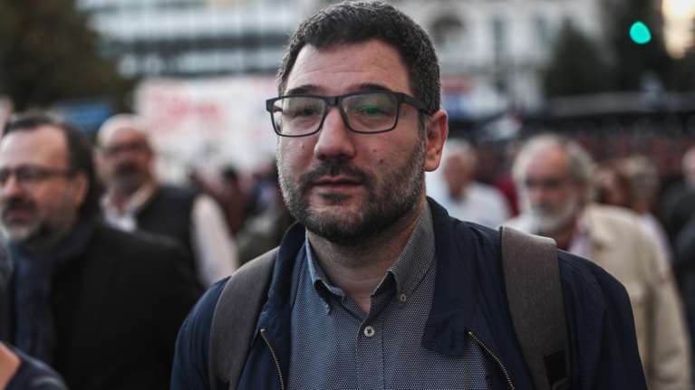 &quot;Βούρκος ε;&quot;: Η Εφημερίδα των Συντακτών &quot;σφάζει&quot; με το βαμβάκι τον Νάσο Ηλιόπουλο