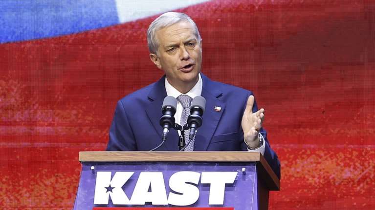 Χιλή: Ο ακροδεξιός Αντόνιο Καστ εξελέγη νέος πρόεδρος - Πολέμιος της άμβλωσης και του γάμου των ομοφυλόφιλων