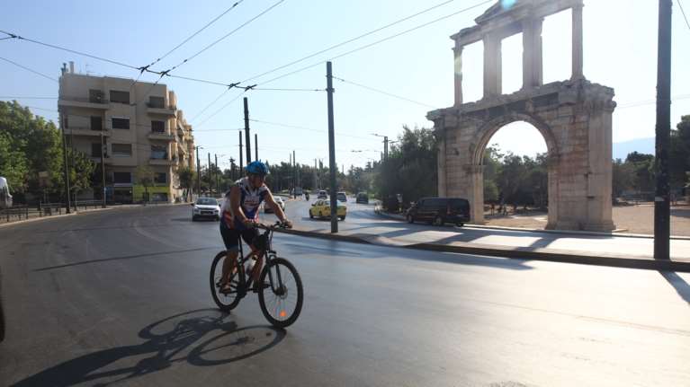 Έρημη πόλη η Αθήνα ανήμερα του Δεκαπενταύγουστου - Άδειοι δρόμοι μετά την έξοδο των αδειούχων [εικόνες]